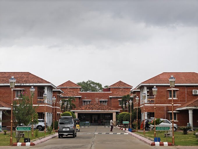 Yatri Nivas Guest House building in Srirangam